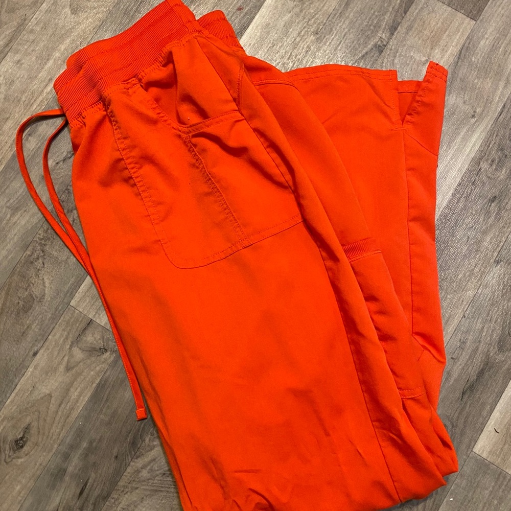 Scrub Set - Picture 3 of 3